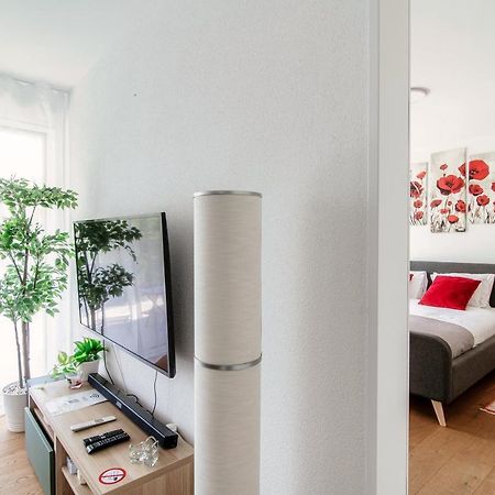 Linda Terrace By Quokka 360 - Modern One-Bedroom Flat With Sun Terrace โลการ์โน ภายนอก รูปภาพ